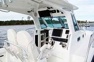 TE2810 cockpit01